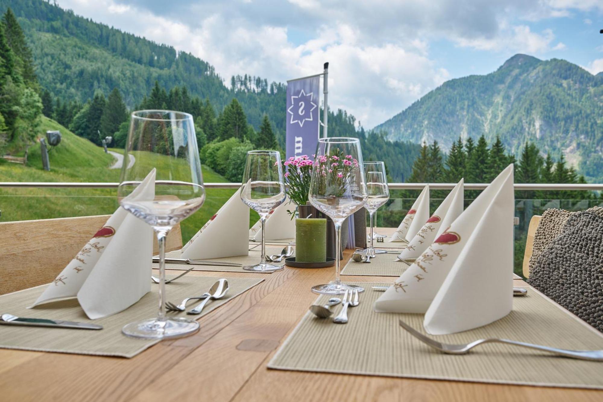 Alpendorf Hotel Stern Sankt Johann im Pongau Eksteriør billede